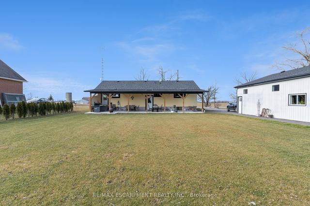 318 Eighth Rd E, House detached with 3 bedrooms, 2 bathrooms and 12 parking in Hamilton ON | Image 27