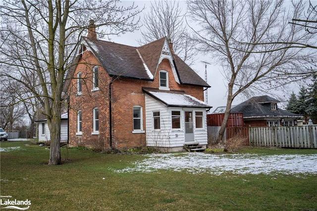 76 Queen Street N, House detached with 3 bedrooms, 1 bathrooms and 4 parking in New Tecumseth ON | Image 1