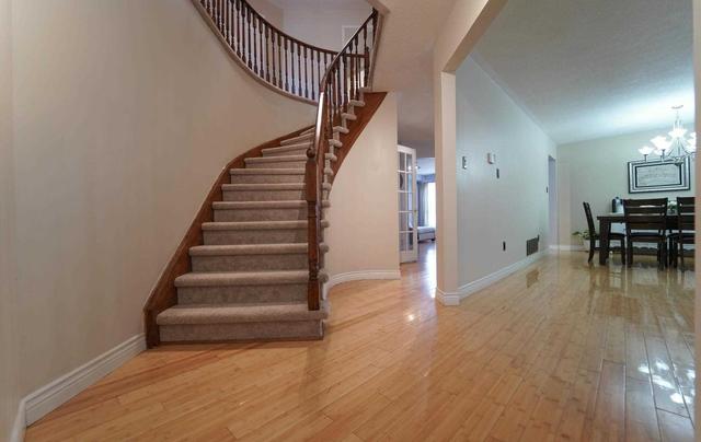 87 Hibbard Dr, House detached with 4 bedrooms, 4 bathrooms and 6 parking in Ajax ON | Image 34