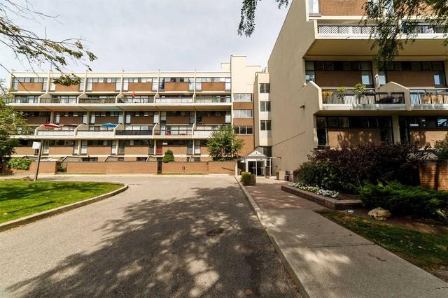 238 - 2 Valhalla Inn Rd, Townhouse with 3 bedrooms, 3 bathrooms and 2 parking in Toronto ON | Image 17