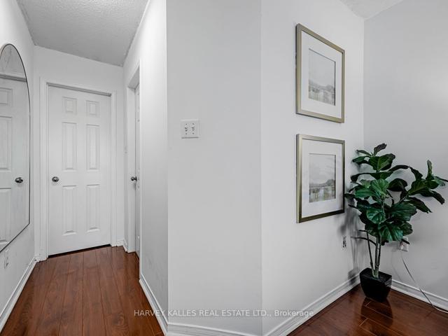 12 - 2 Hedge End Rd, Townhouse with 3 bedrooms, 3 bathrooms and 2 parking in Toronto ON | Image 9