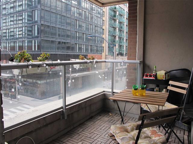 337 - 250 Wellington St W, Condo with 1 bedrooms, 1 bathrooms and 1 parking in Toronto ON | Image 7
