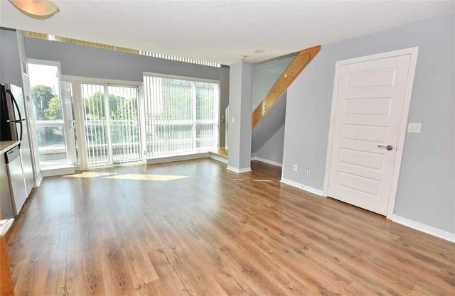 218 - 215 Queen St E, Condo with 1 bedrooms, 2 bathrooms and 1 parking in Brampton ON | Image 3