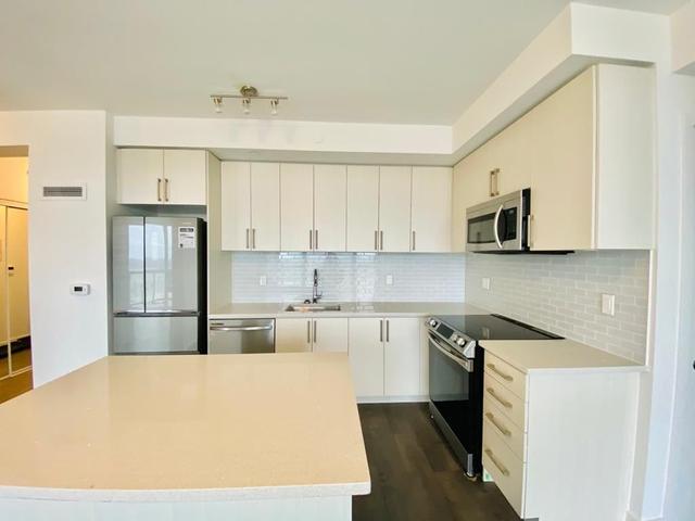 1609 - 4699 Glen Erin Dr, Condo with 2 bedrooms, 2 bathrooms and 1 parking in Mississauga ON | Image 1