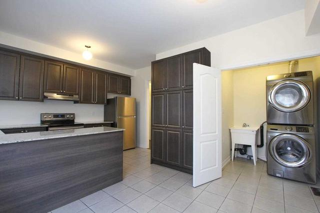 80 New Pines Tr, House attached with 3 bedrooms, 3 bathrooms and 2 parking in Brampton ON | Image 7
