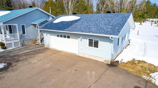 24 Crooked Rapids Road, House detached with 3 bedrooms, 2 bathrooms and 5 parking in North Algona Wilberforce ON | Image 4