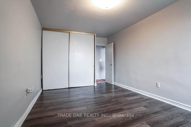 106 - 5 Massey Sq, Condo with 1 bedrooms, 1 bathrooms and 2 parking in Toronto ON | Image 17