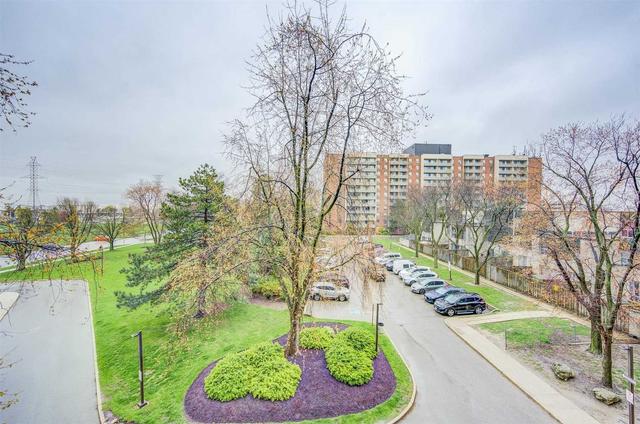 406 - 9 Four Winds Dr, Condo with 3 bedrooms, 2 bathrooms and 1 parking in Toronto ON | Image 30