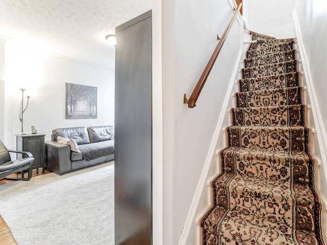 44 Gray Ave, House detached with 2 bedrooms, 2 bathrooms and 3 parking in Toronto ON | Image 5