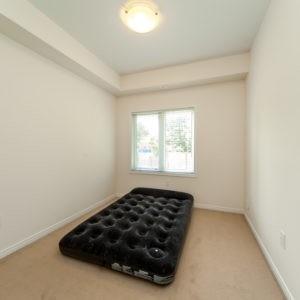 236 - 15 Coneflower Cres, Townhouse with 2 bedrooms, 1 bathrooms and 1 parking in Toronto ON | Image 7