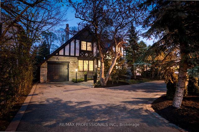 1207 Royal York Rd, House detached with 3 bedrooms, 4 bathrooms and 4 parking in Toronto ON | Image 34