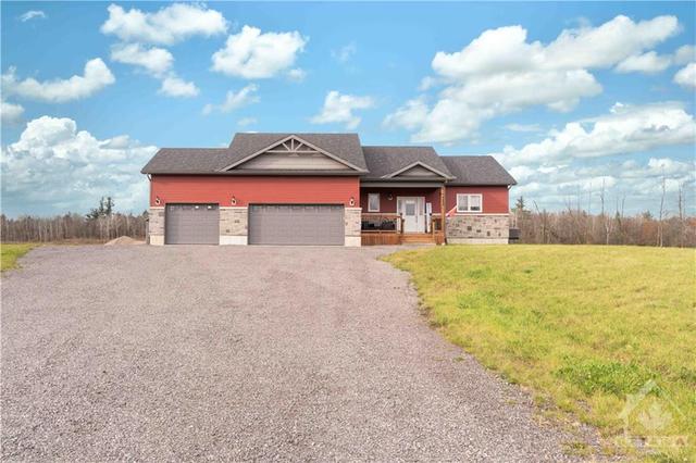 309 Athabasca Way, House detached with 2 bedrooms, 3 bathrooms and 6 parking in North Grenville ON | Image 1