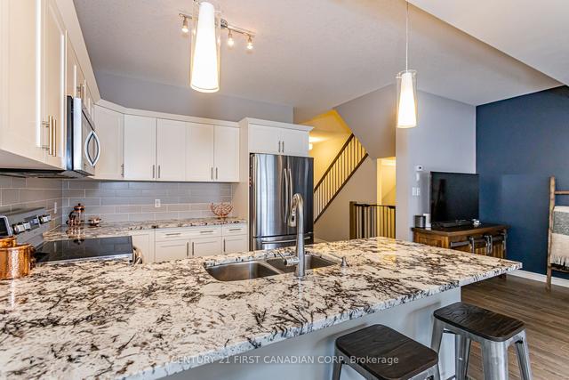 800 Cedarpark Way, Townhouse with 3 bedrooms, 3 bathrooms and 3 parking in London ON | Image 2