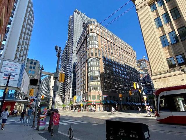 809 - 7 Carlton St, Condo with 1 bedrooms, 1 bathrooms and 1 parking in Toronto ON | Image 21