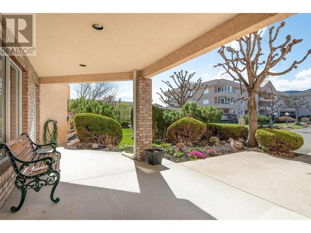 309 - 3850 Brown Road, Condo with 2 bedrooms, 2 bathrooms and 1 parking in West Kelowna BC | Image 3