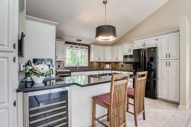 8382 Oak Ridges Dr, House detached with 3 bedrooms, 3 bathrooms and 8 parking in Hamilton TP ON | Image 37