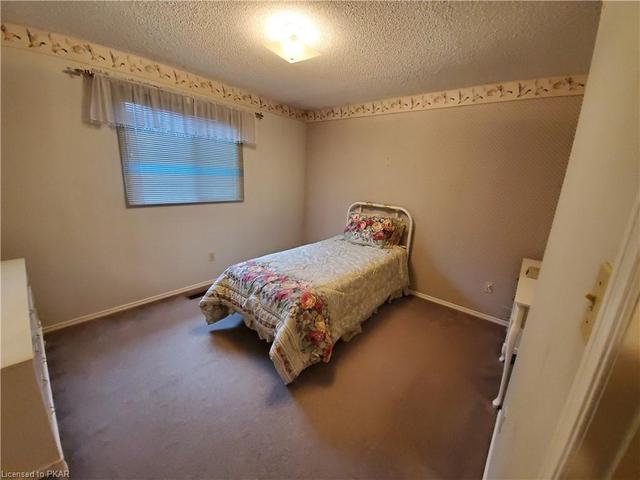 2431 Mountland Drive, House detached with 3 bedrooms, 1 bathrooms and 2 parking in Peterborough ON | Image 10