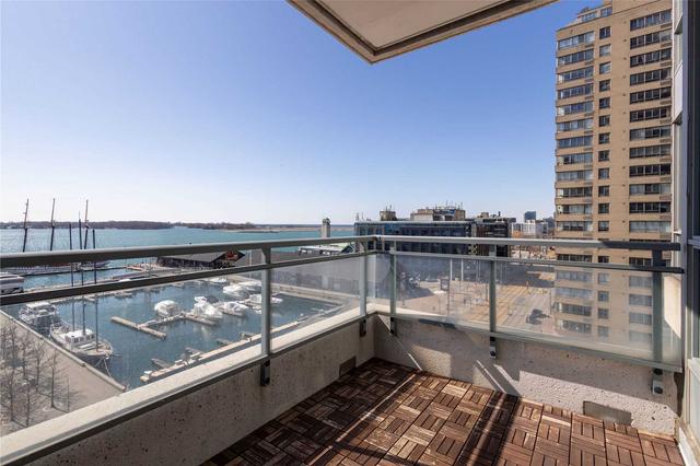 923 - 230 Queens Quay W, Condo with 1 bedrooms, 1 bathrooms and 1 parking in Toronto ON | Image 6