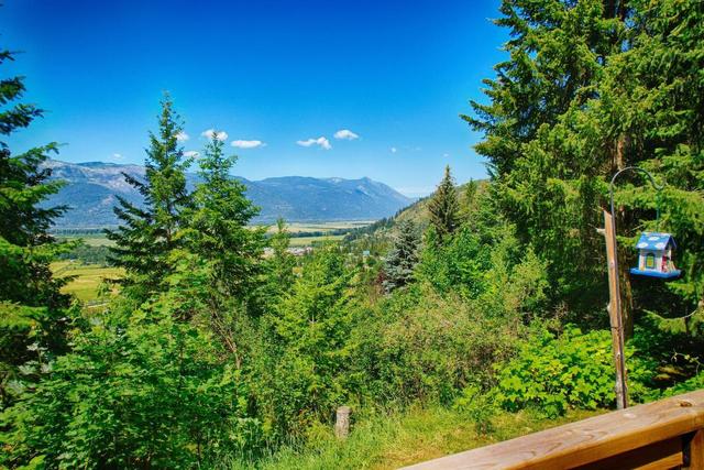 4744 Highway 3a, House detached with 3 bedrooms, 1 bathrooms and 5 parking in Central Kootenay A BC | Image 30