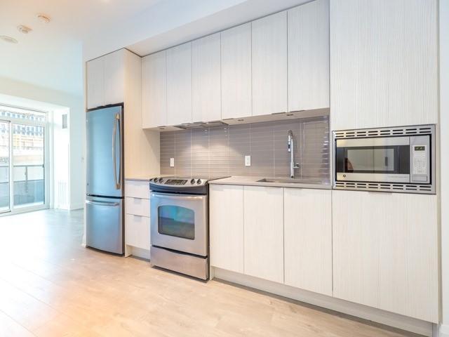 402 - 110 Marine Parade Dr, Condo with 2 bedrooms, 2 bathrooms and 1 parking in Toronto ON | Image 9