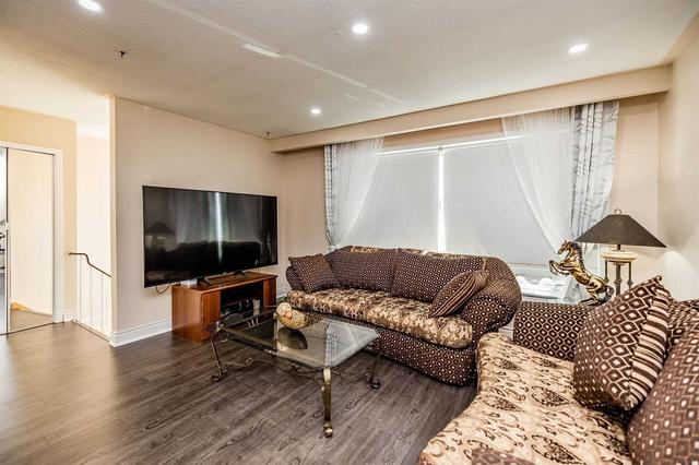 7385 Netherwood Rd, House semidetached with 3 bedrooms, 2 bathrooms and 4 parking in Mississauga ON | Image 28