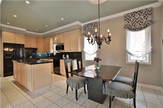 452 Doverwood Dr, House detached with 5 bedrooms, 5 bathrooms and 3 parking in Oakville ON | Image 6
