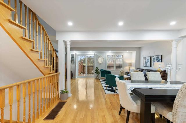 40 Jeremiah Lane, House attached with 3 bedrooms, 4 bathrooms and 2 parking in Toronto ON | Image 2