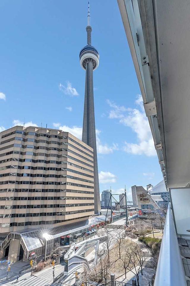 810 - 300 Front St W, Condo with 2 bedrooms, 2 bathrooms and 1 parking in Toronto ON | Image 11