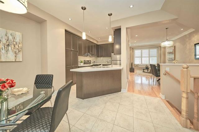 42 Tufo Ave, House attached with 4 bedrooms, 3 bathrooms and 3 parking in Markham ON | Image 3