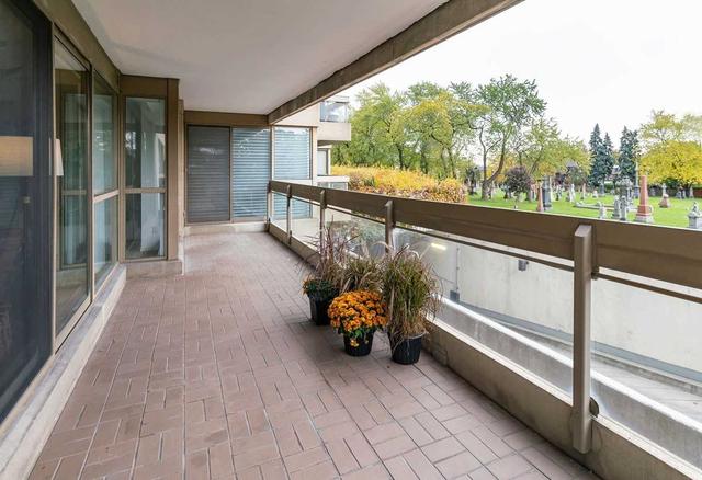 201 - 63 St Clair Ave W, Condo with 2 bedrooms, 2 bathrooms and 1 parking in Toronto ON | Image 13