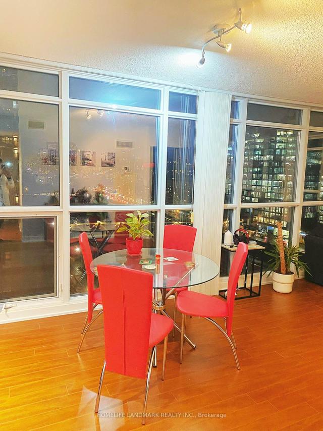 1607 - 25 Capreol Crt, Condo with 1 bedrooms, 1 bathrooms and 1 parking in Toronto ON | Image 9