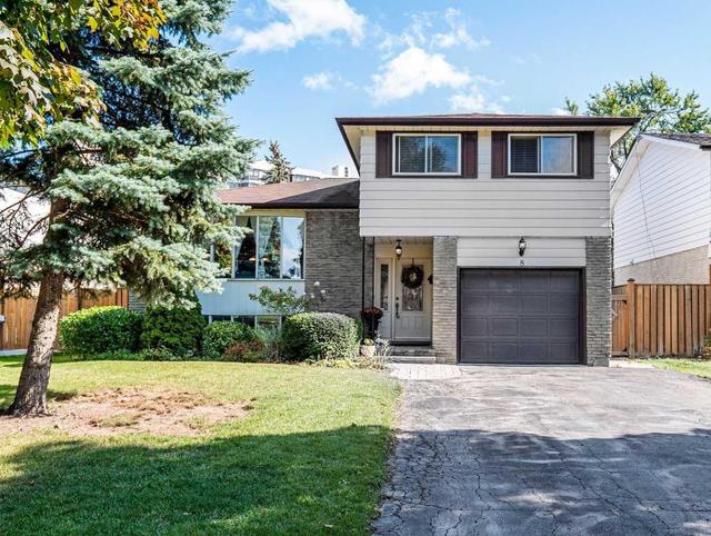 8 Trotters Lane, House detached with 3 bedrooms, 2 bathrooms and 4 parking in Brampton ON | Image 1