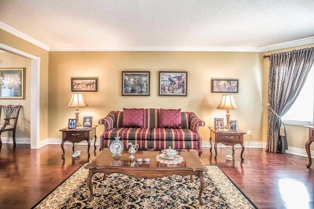 31 Petworth Rd, House detached with 4 bedrooms, 4 bathrooms and 4 parking in Brampton ON | Image 3