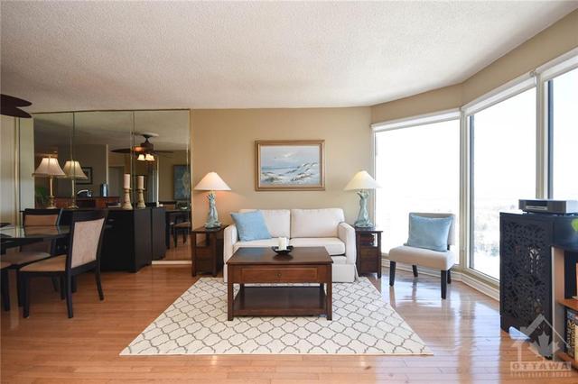 545 St Laurent Boulevard, Condo with 1 bedrooms, 1 bathrooms and 1 parking in Ottawa ON | Image 4