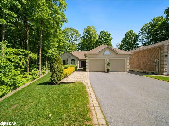 11 Hogan Court, House detached with 2 bedrooms, 3 bathrooms and 6 parking in Barrie ON | Image 12