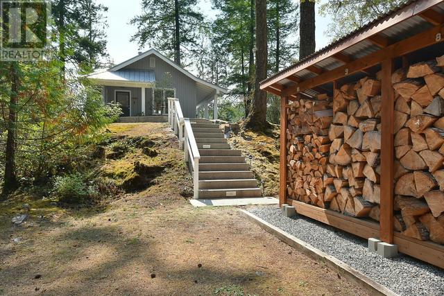 5466 Sans Souci Road, House detached with 4 bedrooms, 3 bathrooms and null parking in Sunshine Coast B BC | Image 31
