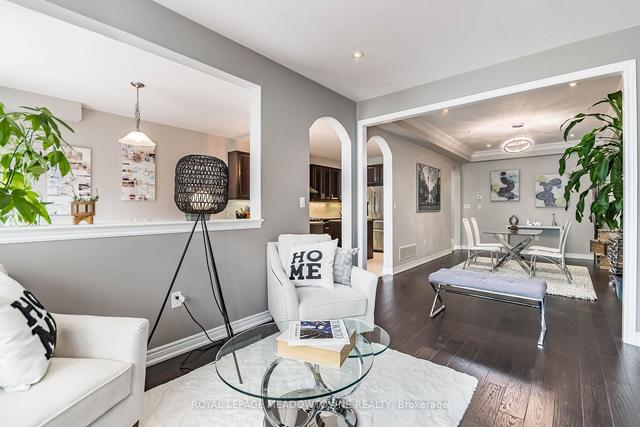 2470 Village Common, House attached with 4 bedrooms, 5 bathrooms and 4 parking in Oakville ON | Image 2