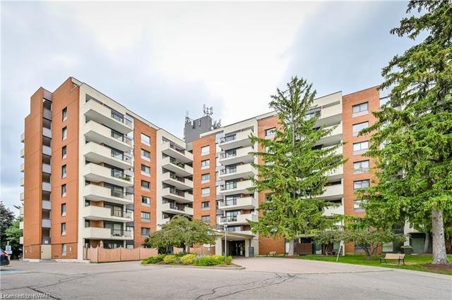 208 - 260 Sheldon Avenue N, House attached with 2 bedrooms, 1 bathrooms and 2 parking in Kitchener ON | Image 1
