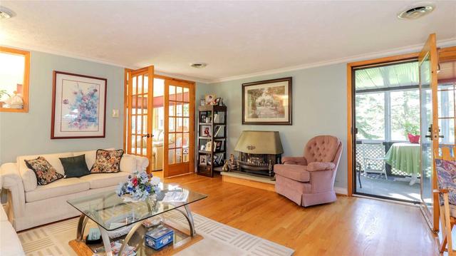 68 Edgewater Rd, House detached with 2 bedrooms, 2 bathrooms and 8 parking in Wasaga Beach ON | Image 7
