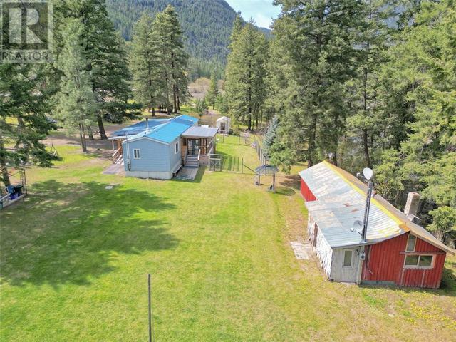 2446 Hwy 3, House other with 2 bedrooms, 2 bathrooms and null parking in Central Kootenay B BC | Image 41