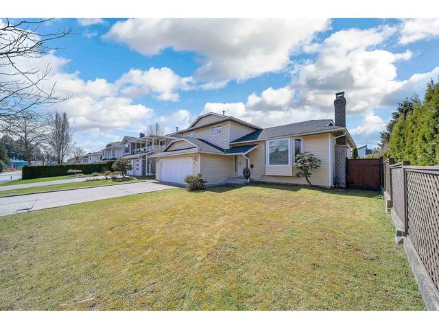 9463 153a Street, House detached with 3 bedrooms, 3 bathrooms and 6 parking in Surrey BC | Card Image
