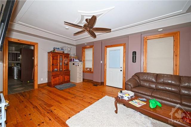 5195 Carman Road, House detached with 3 bedrooms, 2 bathrooms and 6 parking in South Dundas ON | Image 16