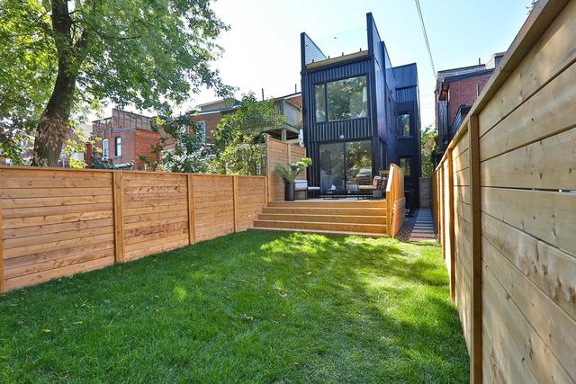 701 Shaw St, House semidetached with 4 bedrooms, 5 bathrooms and 2 parking in Toronto ON | Image 35