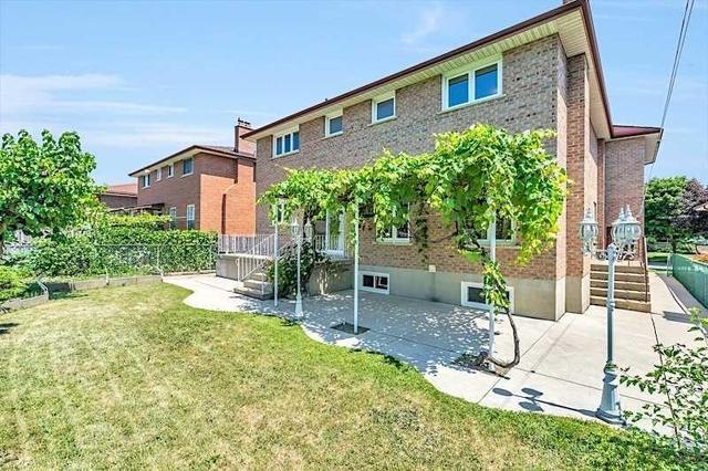 48 Leafield Dr, House detached with 4 bedrooms, 5 bathrooms and 2 parking in Toronto ON | Image 20