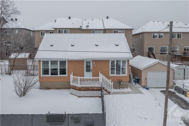 597 Lalonde Street, House detached with 3 bedrooms, 1 bathrooms and 4 parking in Clarence Rockland ON | Image 1