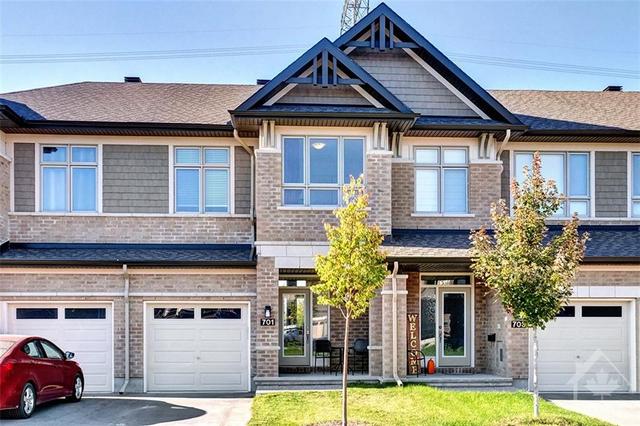 701 Putney Crescent, Townhouse with 3 bedrooms, 3 bathrooms and 2 parking in Ottawa ON | Card Image