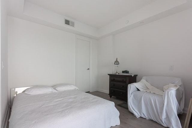 2501 - 155 Yorkville Ave, Condo with 1 bedrooms, 1 bathrooms and 0 parking in Toronto ON | Image 3
