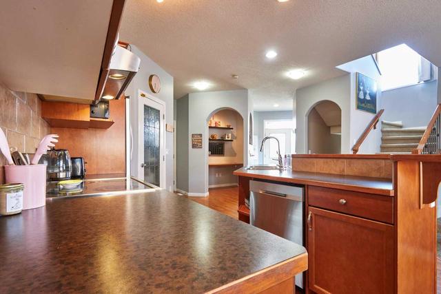 131 Sierra Drive Sw, House detached with 3 bedrooms, 2 bathrooms and 5 parking in Medicine Hat AB | Image 8