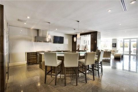 1101 - 155 Cumberland St, Condo with 2 bedrooms, 3 bathrooms and 2 parking in Toronto ON | Image 6