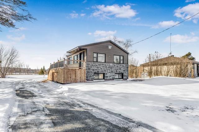 3646 Front Road E, House detached with 1 bedrooms, 1 bathrooms and 4 parking in East Hawkesbury ON | Image 2